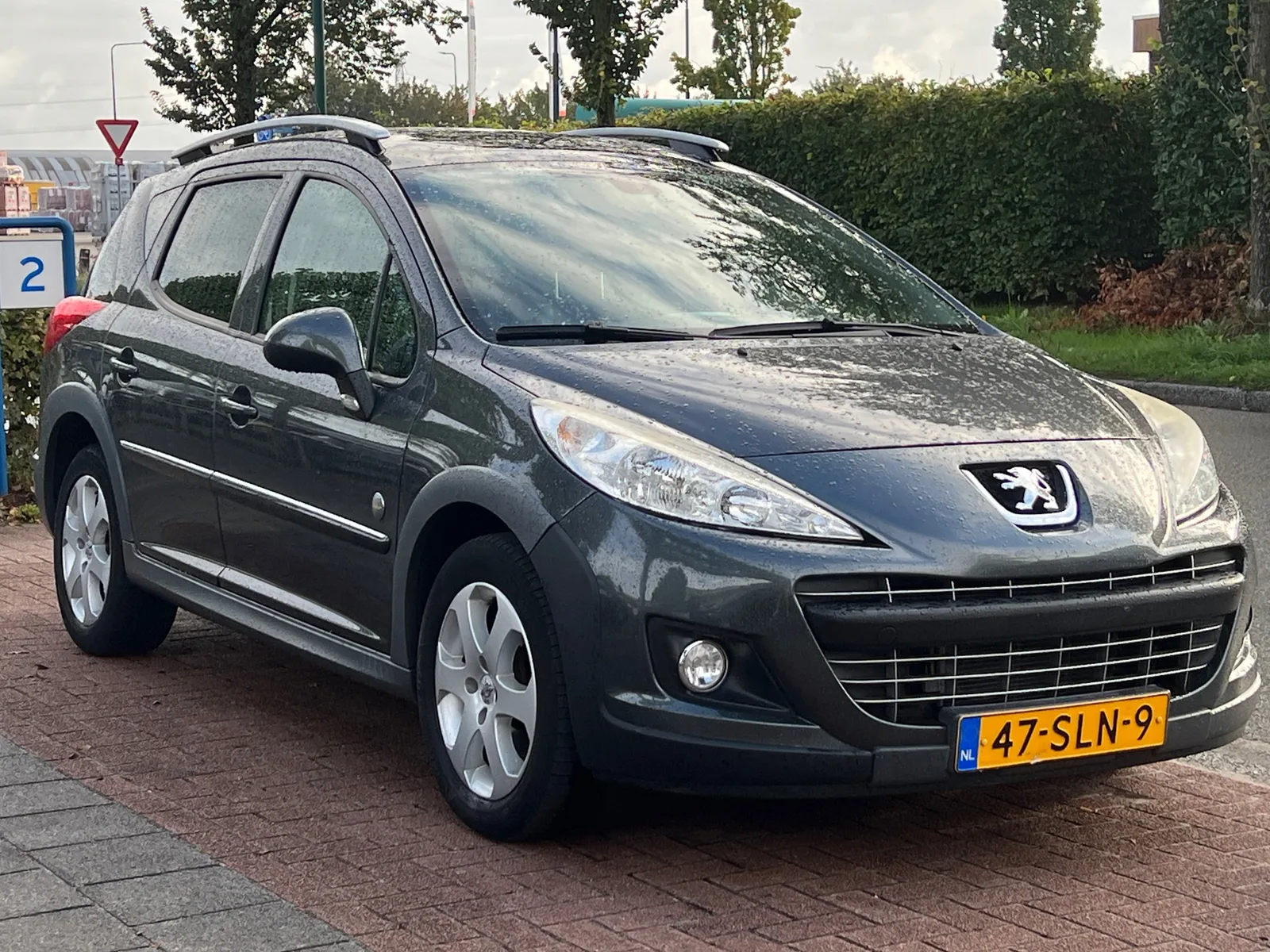 Peugeot 207 (2011) — foto 1