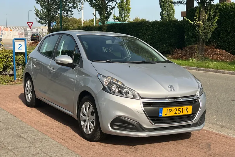 Peugeot 208 (2016)