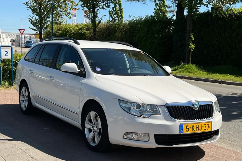 Škoda Superb (2013)