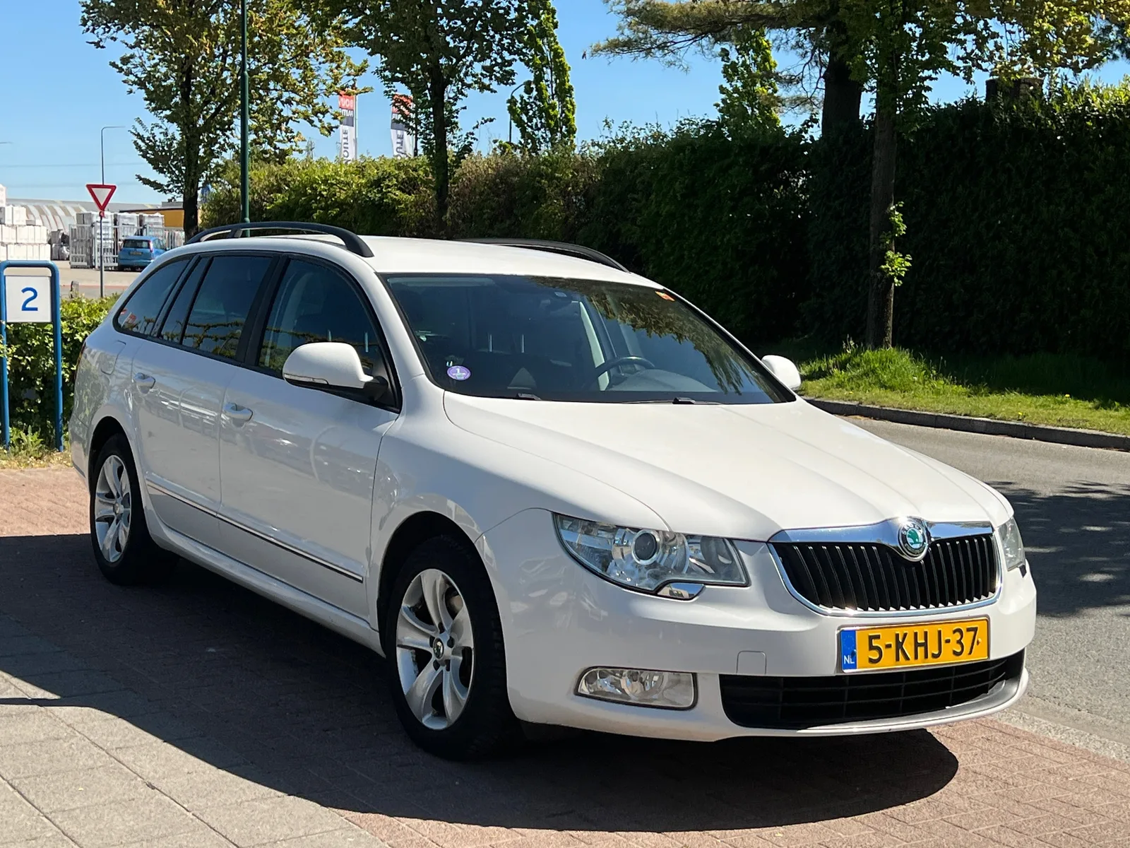 Škoda Superb (2013) — foto 1