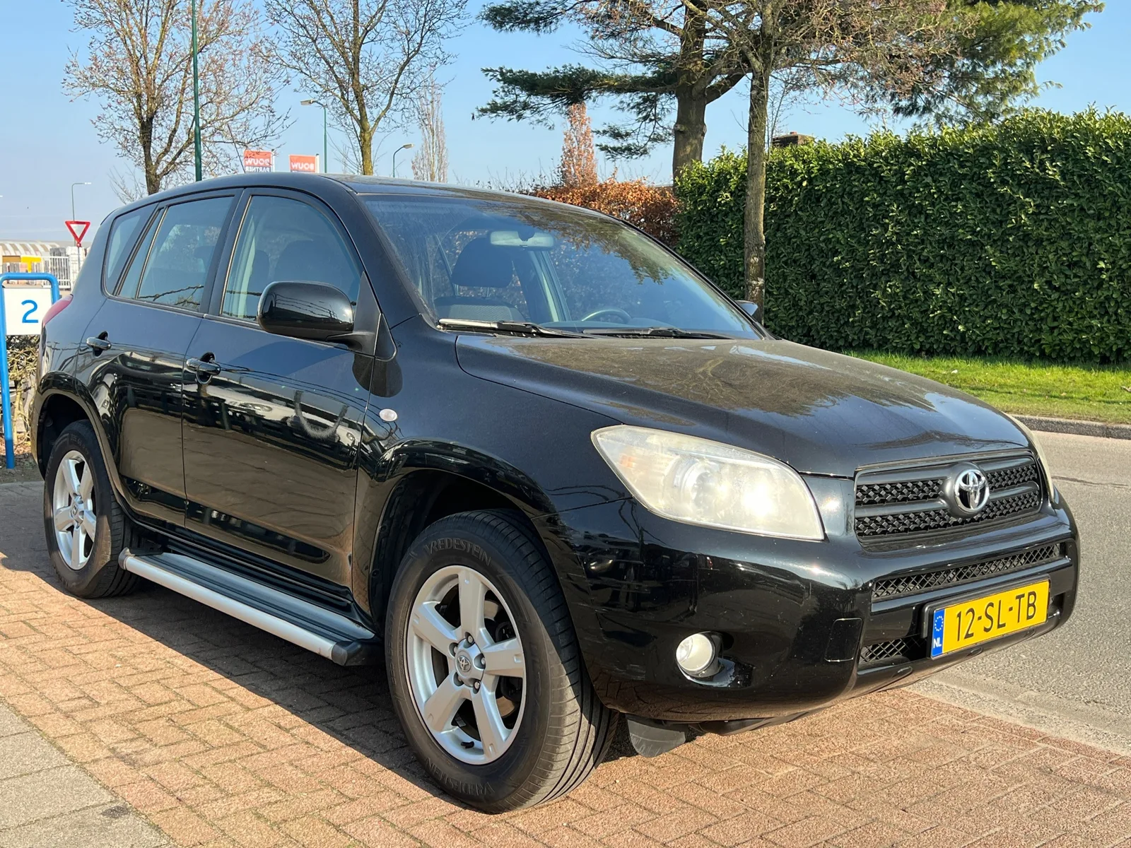 Toyota RAV4 (2006) — foto 1