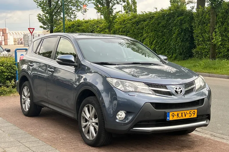 Toyota RAV4 (2013)