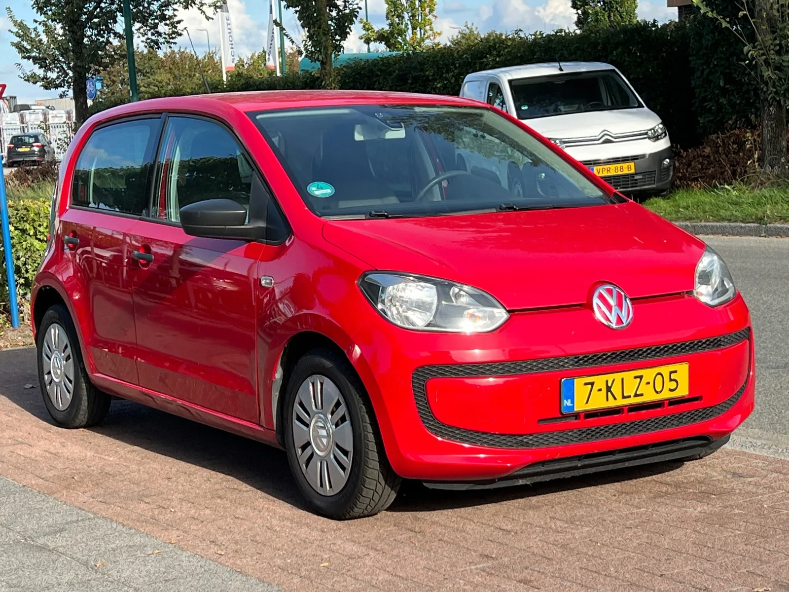 Volkswagen Up! (2013) — foto 1