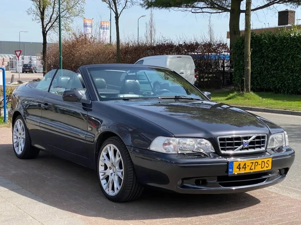 Volvo C70 (2001) — foto 1