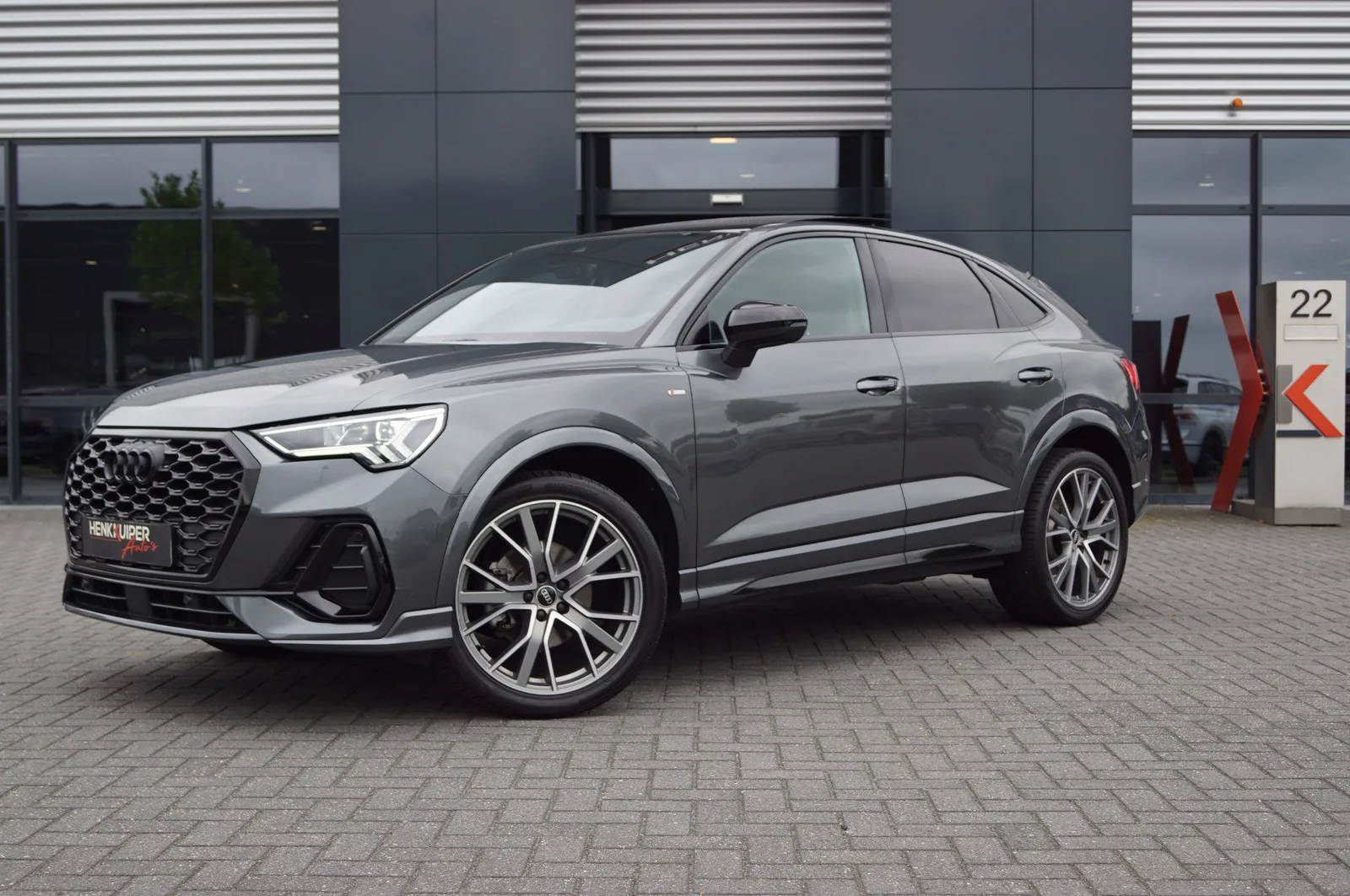 Audi Q3 Sportback (2020) — foto 1