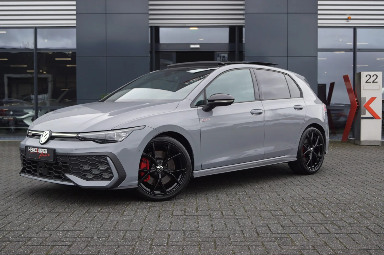 Volkswagen Golf (2024) — foto 1