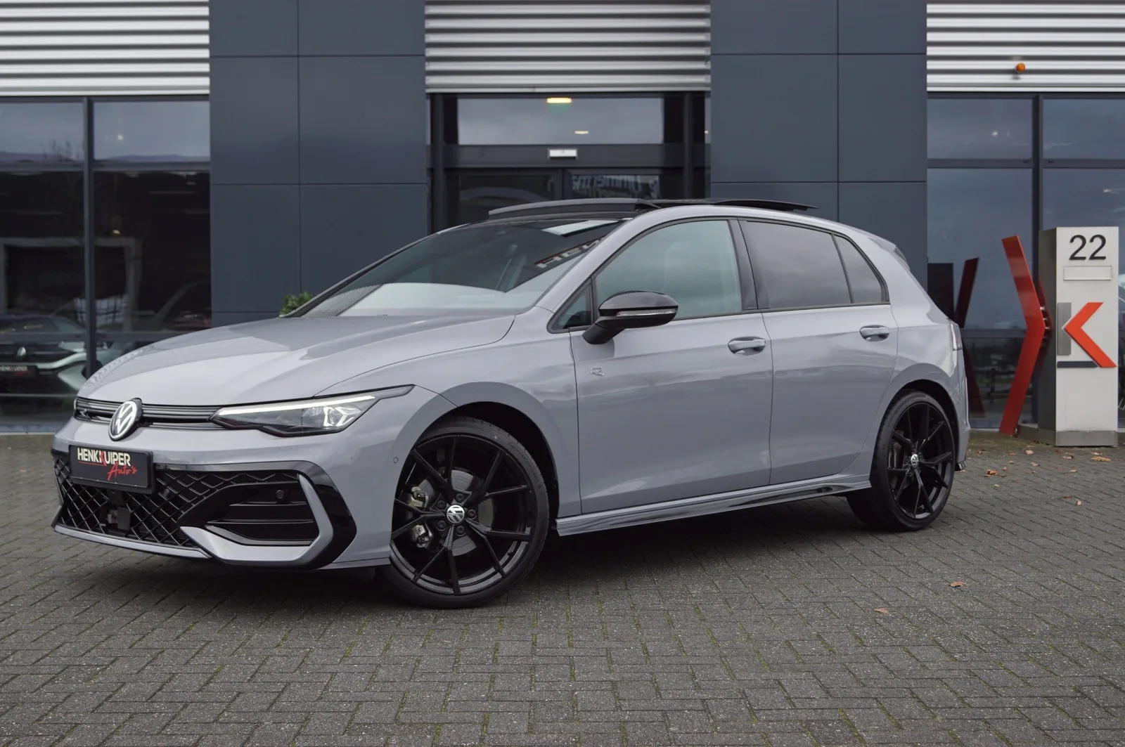 Volkswagen Golf (2024) — foto 1