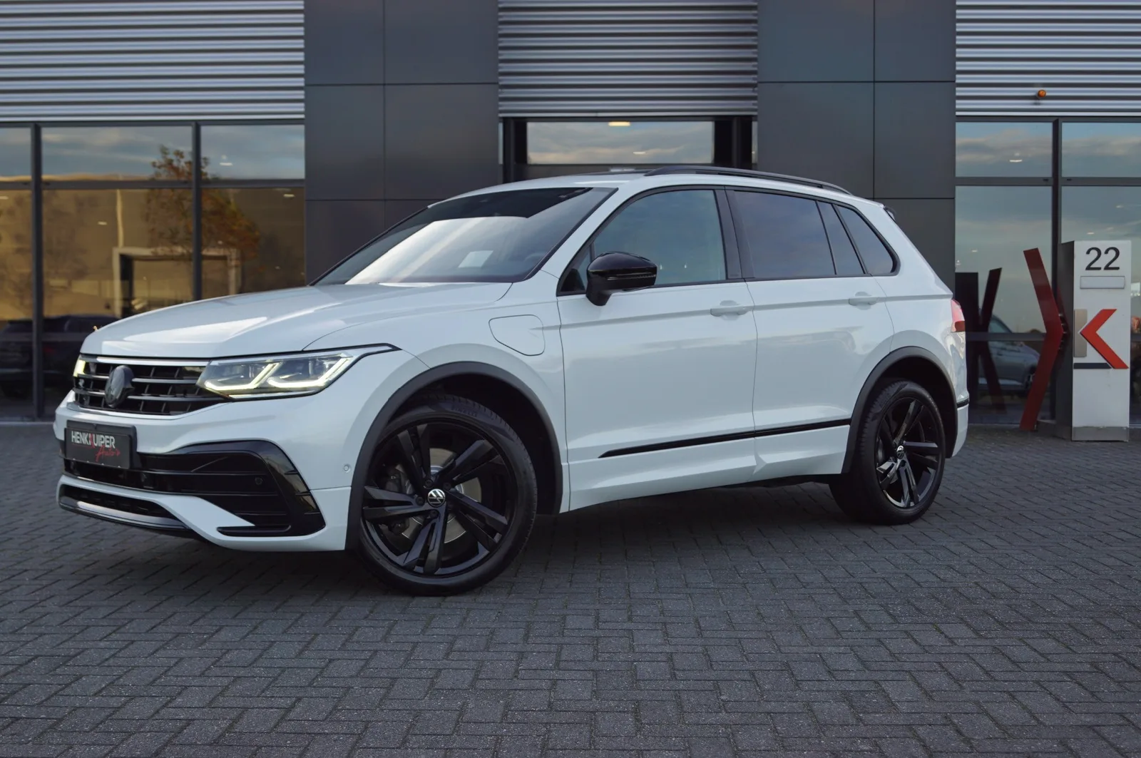 Volkswagen Tiguan (2022) — foto 1