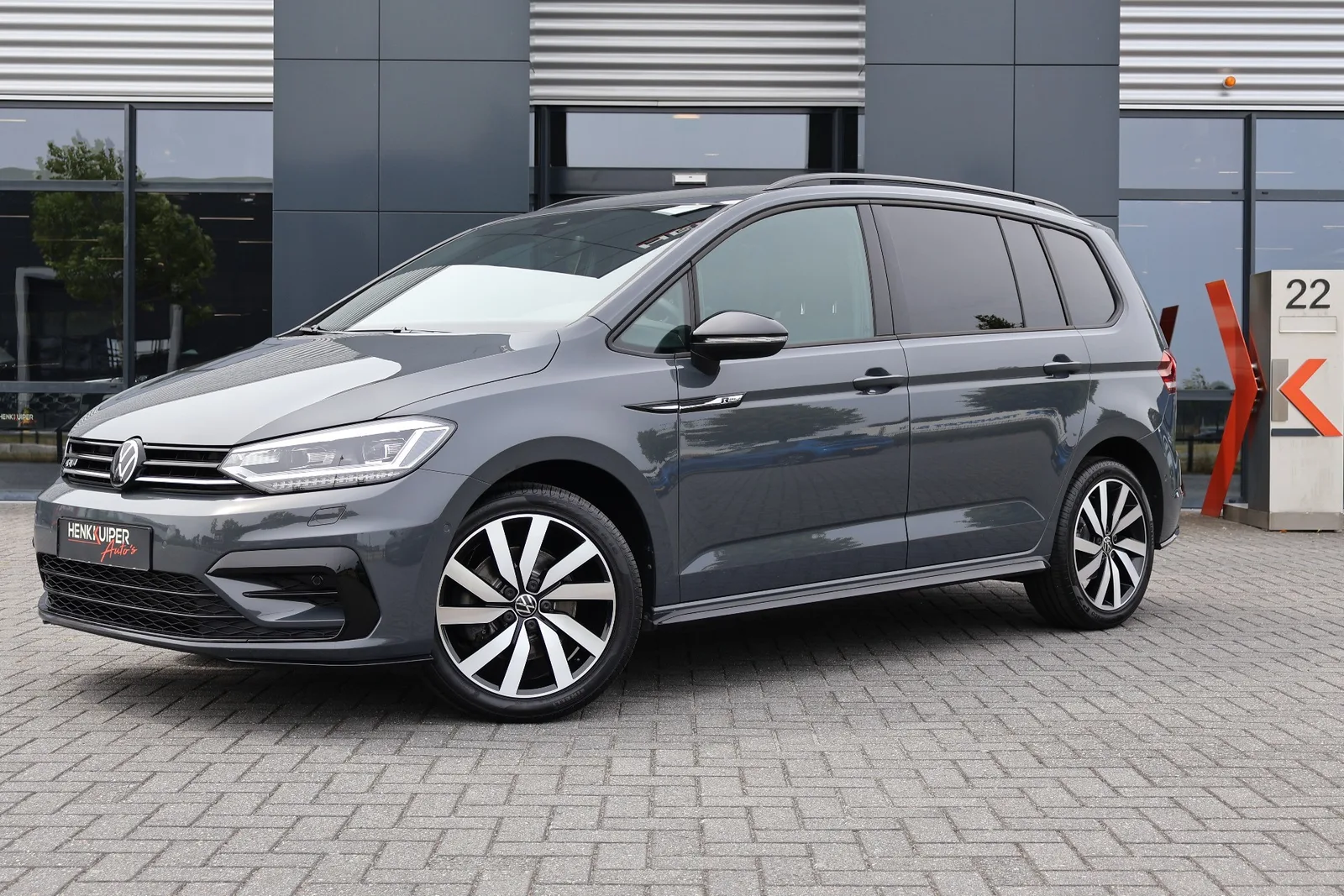 Volkswagen Touran (2025) — foto 1
