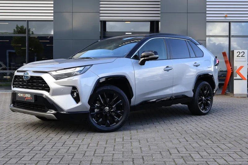 Toyota RAV4 (2025)