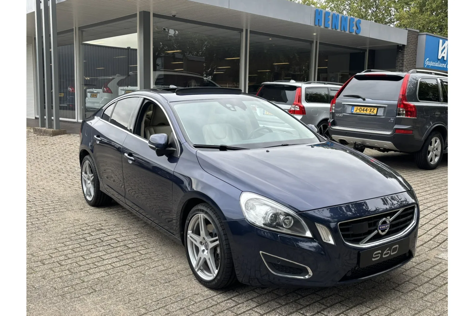 Volvo S60 (2010) — foto 1