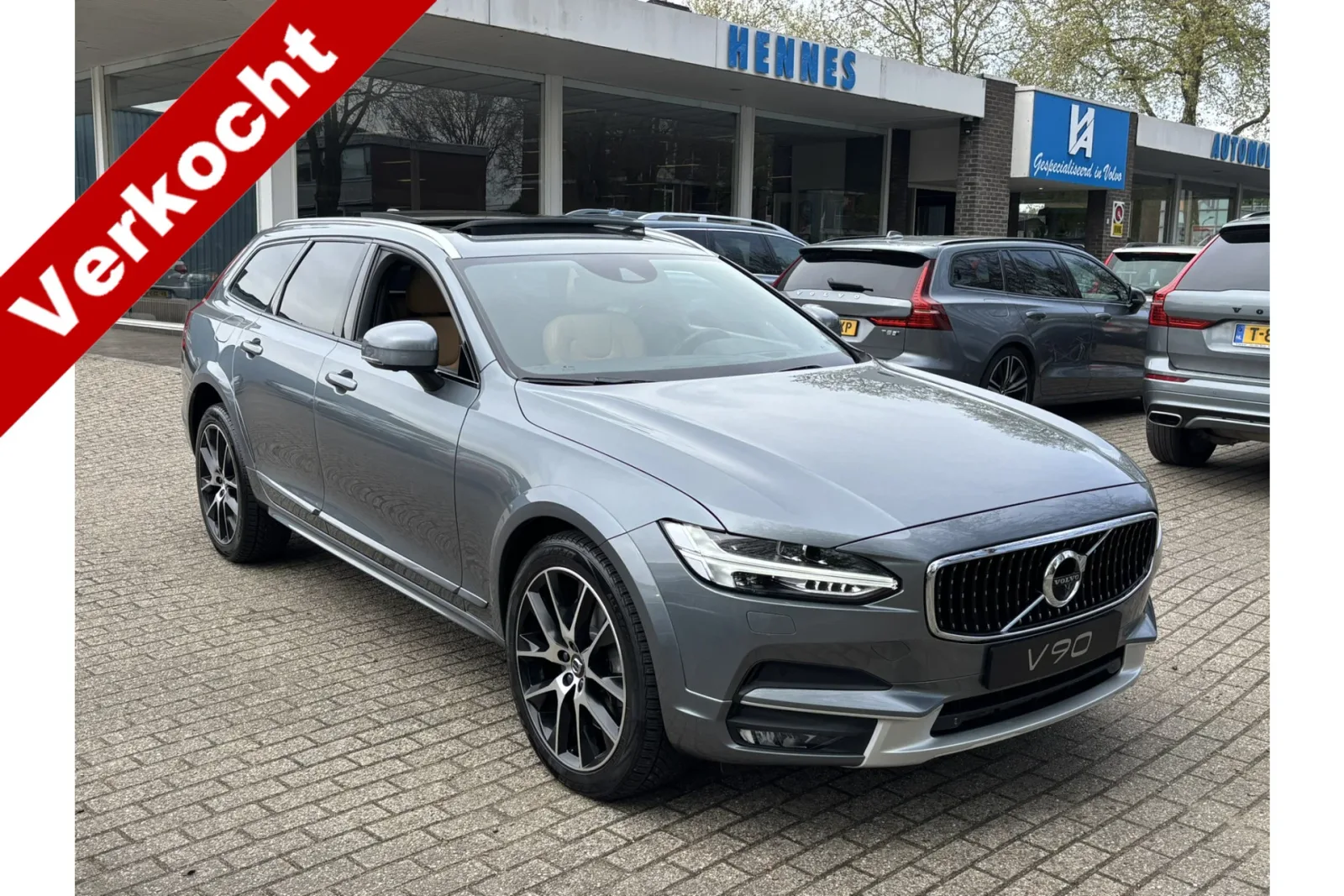 Volvo V90 Cross Country (2017) — foto 1