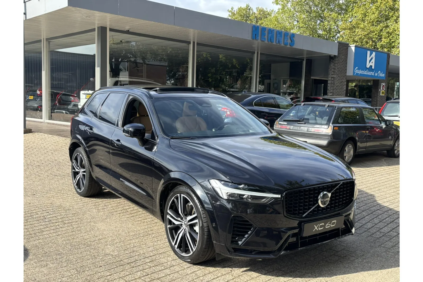 Volvo XC60 (2022) — foto 1