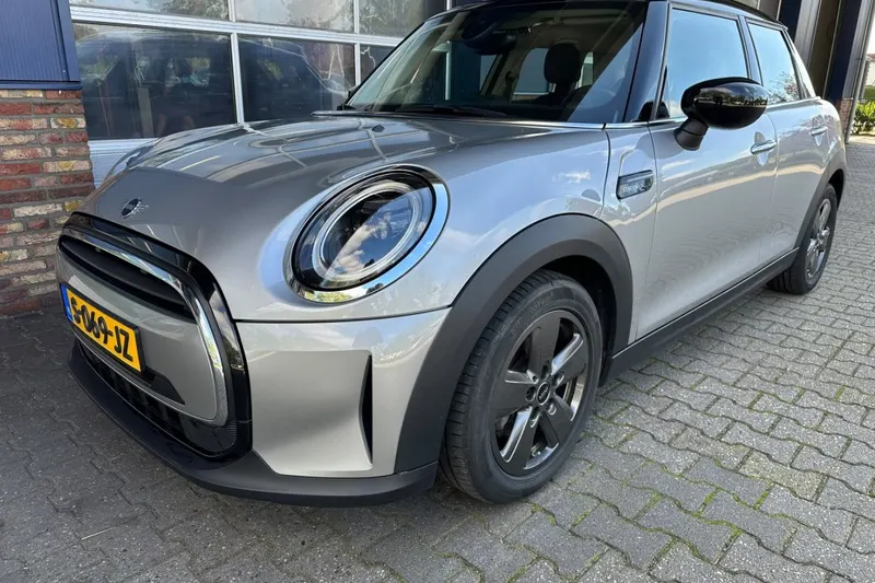 MINI Cooper (2023)