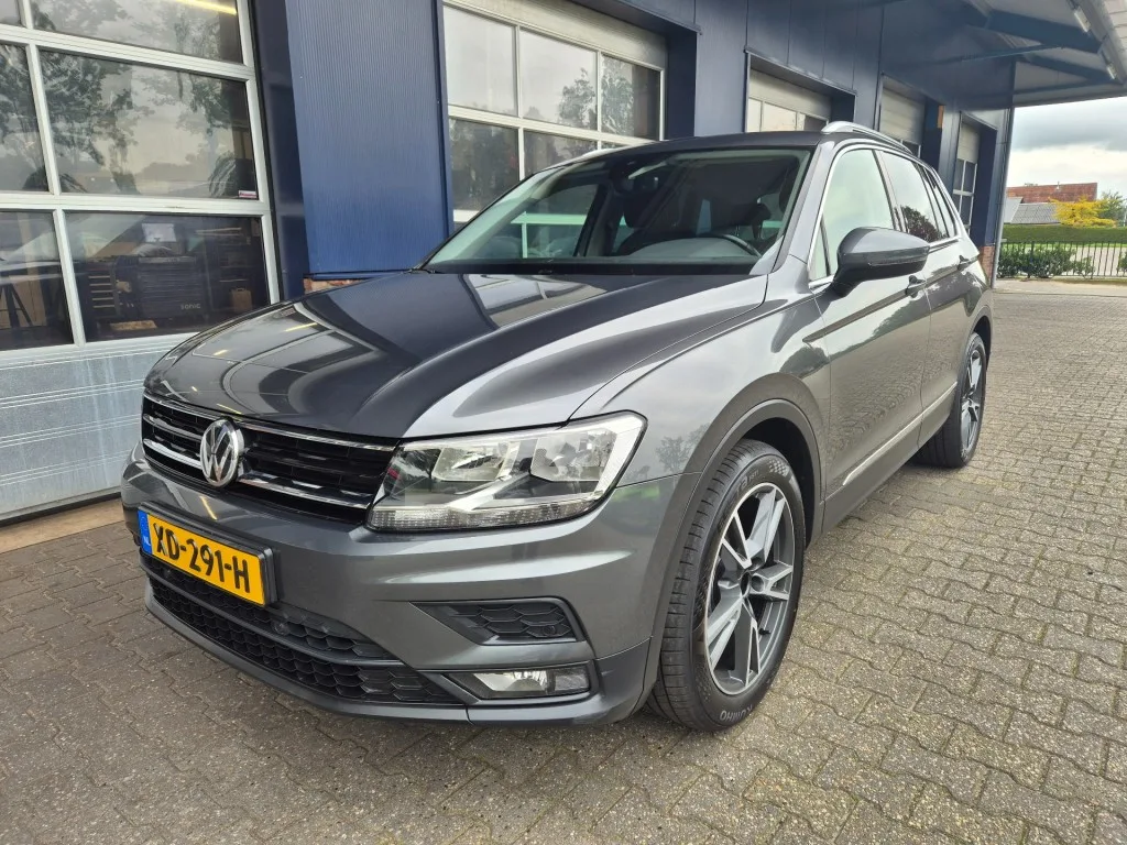 Volkswagen Tiguan (2018) — foto 1