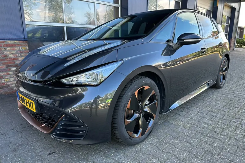 CUPRA Born (2022)