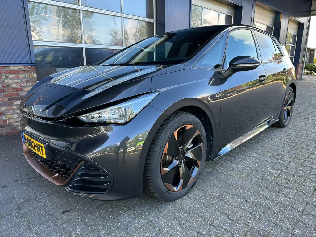 CUPRA Born (2022) — foto 1