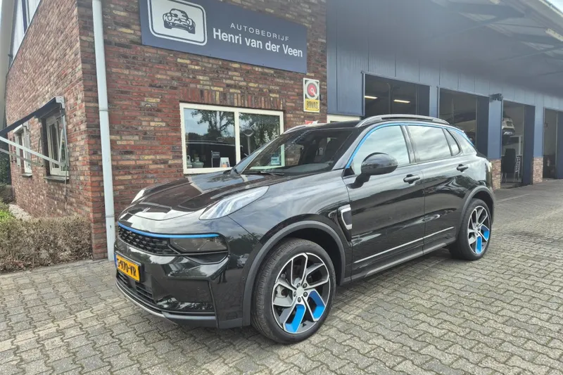 Lynk & Co 01 (2023)