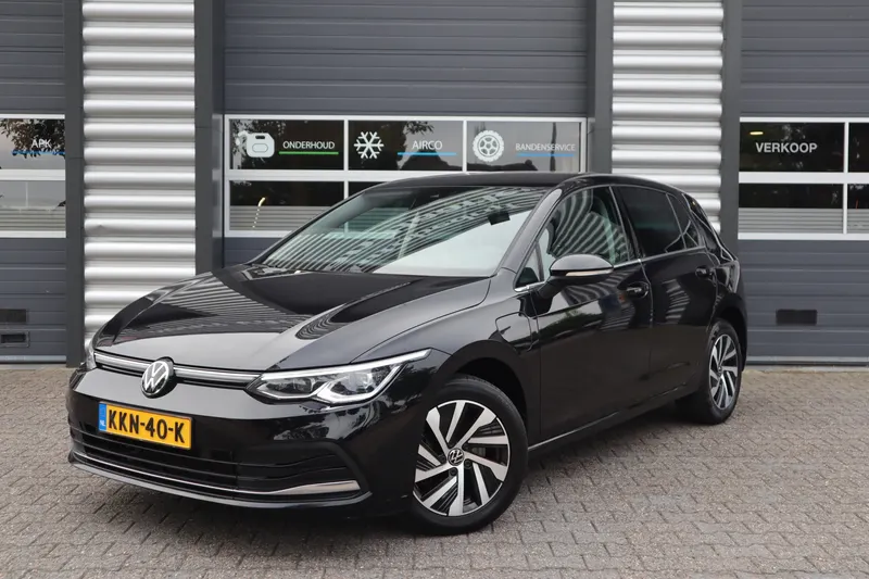 Volkswagen Golf (2022)