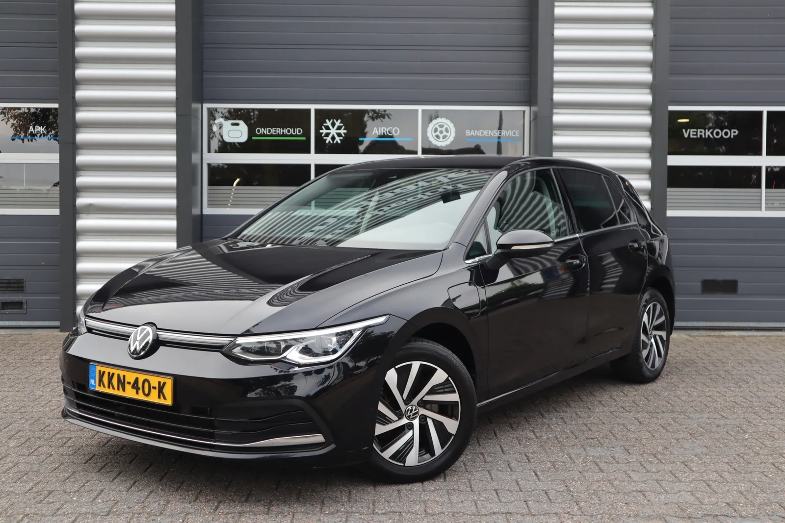 Volkswagen Golf (2022) — foto 1
