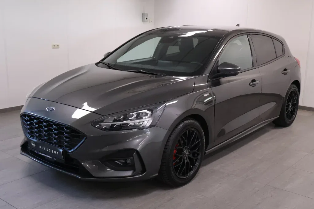 Ford Focus (2022) — foto 1