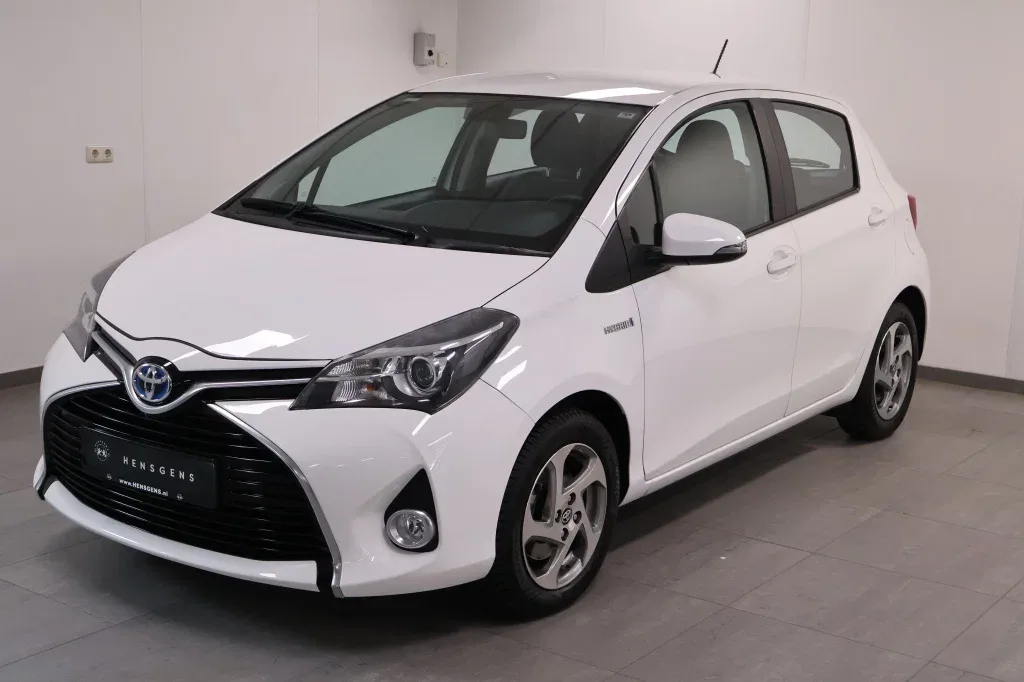 Toyota Yaris (2015) — foto 1