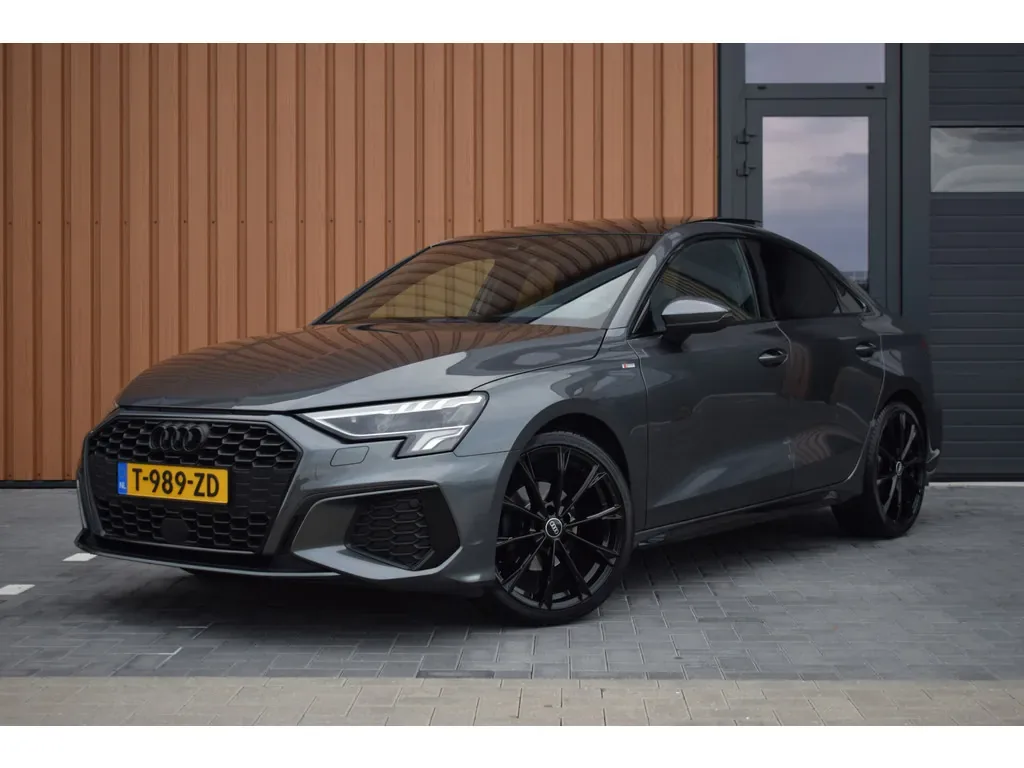 Audi A3 (2023) — foto 1