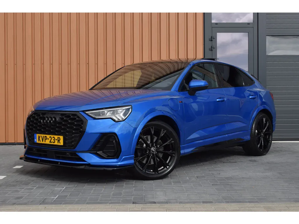 Audi Q3 Sportback (2023) — foto 1