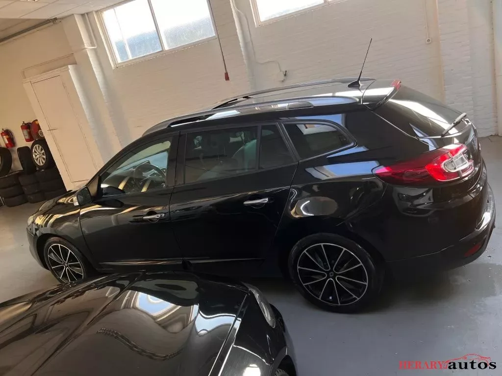 RENAULT MÉGANE 1.5 DCI 110ch GT-LINE - TOIT PANORAMIQUE - CAMÉRA DE RECUL - SEMI-CUIR - GPS - CLIMATISATION