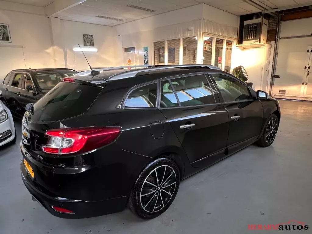 RENAULT MÉGANE 1.5 DCI 110ch GT-LINE - TOIT PANORAMIQUE - CAMÉRA DE RECUL - SEMI-CUIR - GPS - CLIMATISATION