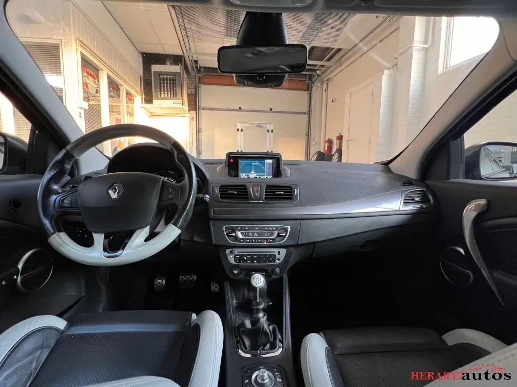 RENAULT MÉGANE 1.5 DCI 110ch GT-LINE - TOIT PANORAMIQUE - CAMÉRA DE RECUL - SEMI-CUIR - GPS - CLIMATISATION