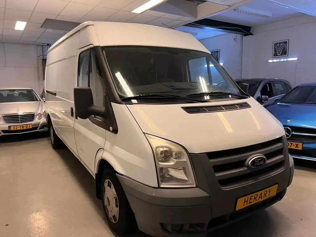 Ford Transit (2010) — foto 1