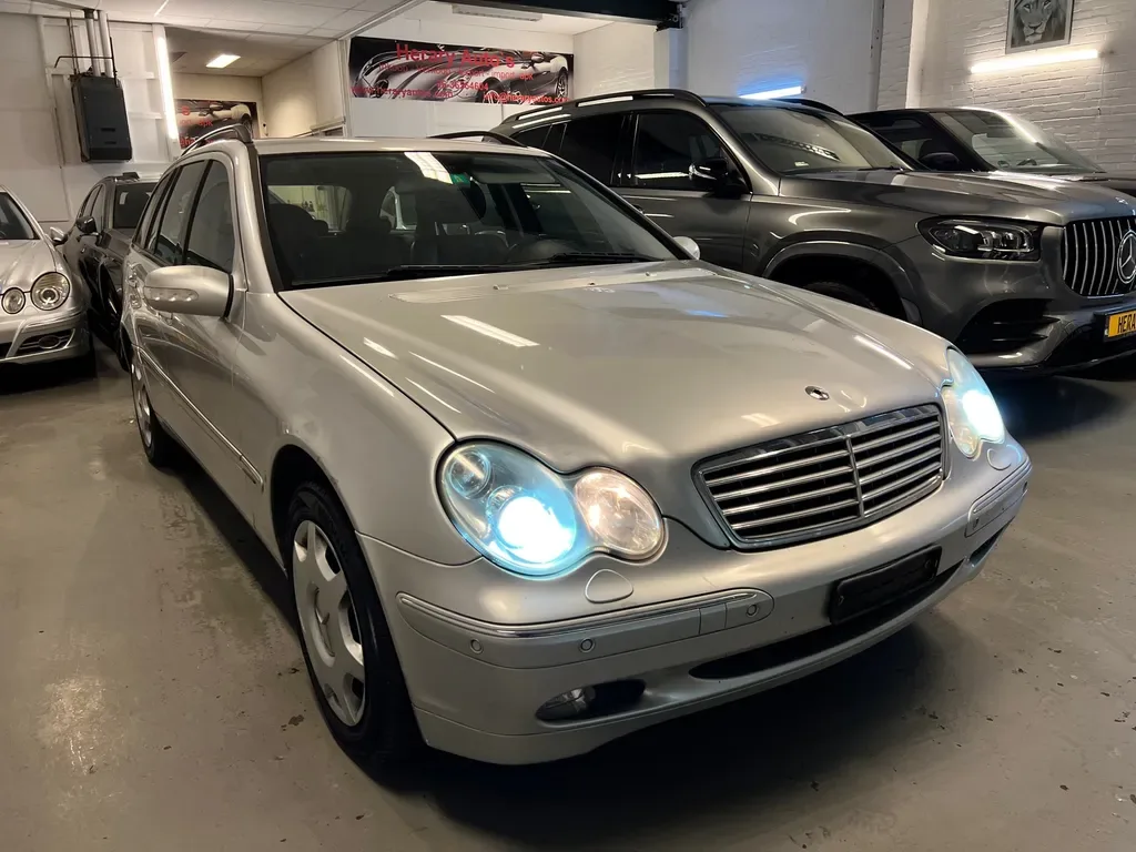 Mercedes-Benz C-Klasse (2004) — foto 1