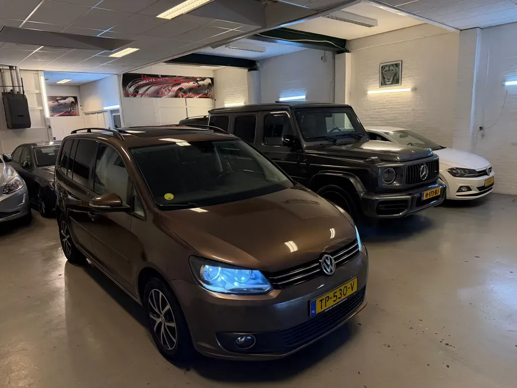 Volkswagen Touran (2013) — foto 1