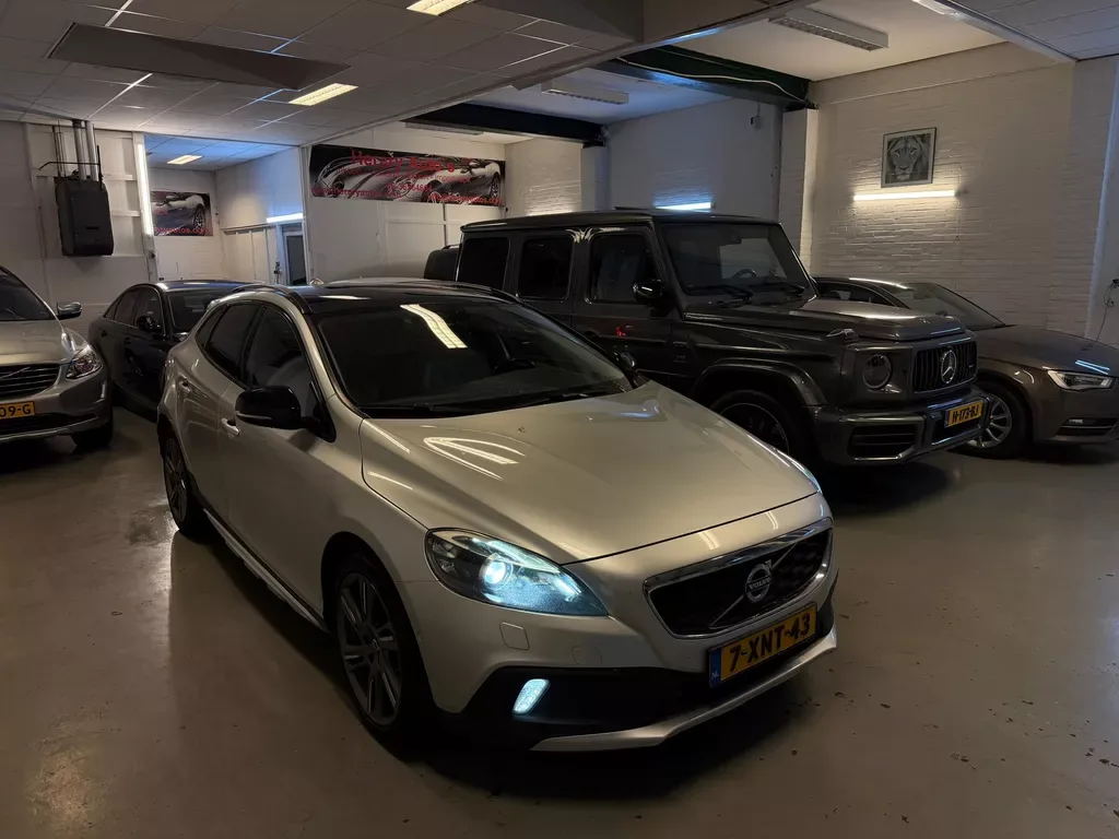 Volvo V40 Cross Country (2014) — foto 1
