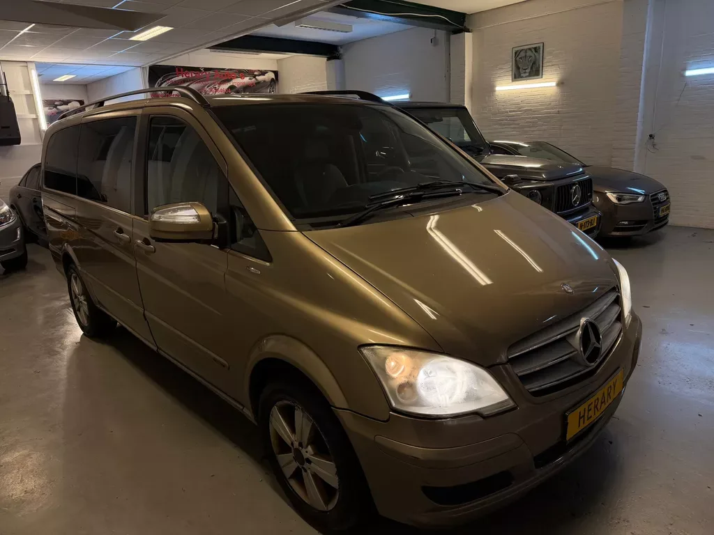 Mercedes-Benz Viano (2011) — foto 1