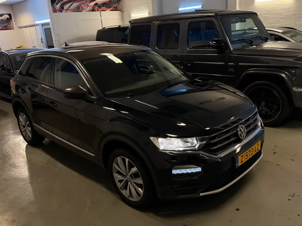 Volkswagen T-Roc (2019) — foto 1