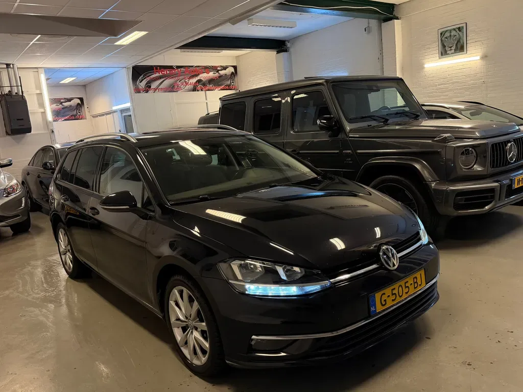 Volkswagen Golf (2019) — foto 1
