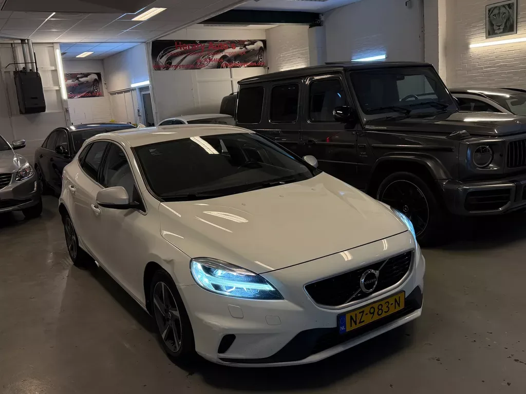 Volvo V40 (2017) — foto 1