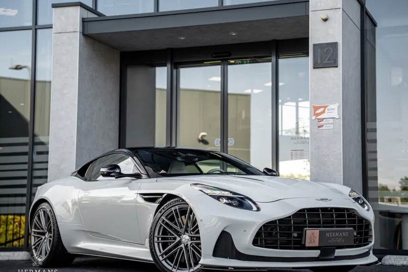 Aston Martin DB12 (2023)