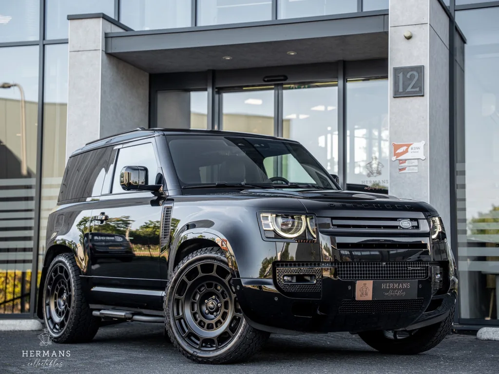 Land Rover Defender (2022) — foto 1