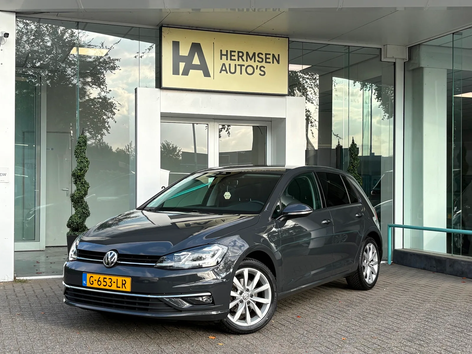 Volkswagen Golf (2019) — foto 1
