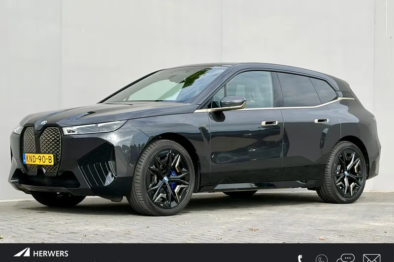 BMW iX (2023)