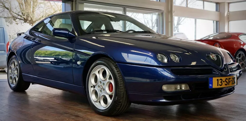Alfa Romeo GTV (1999) — foto 1