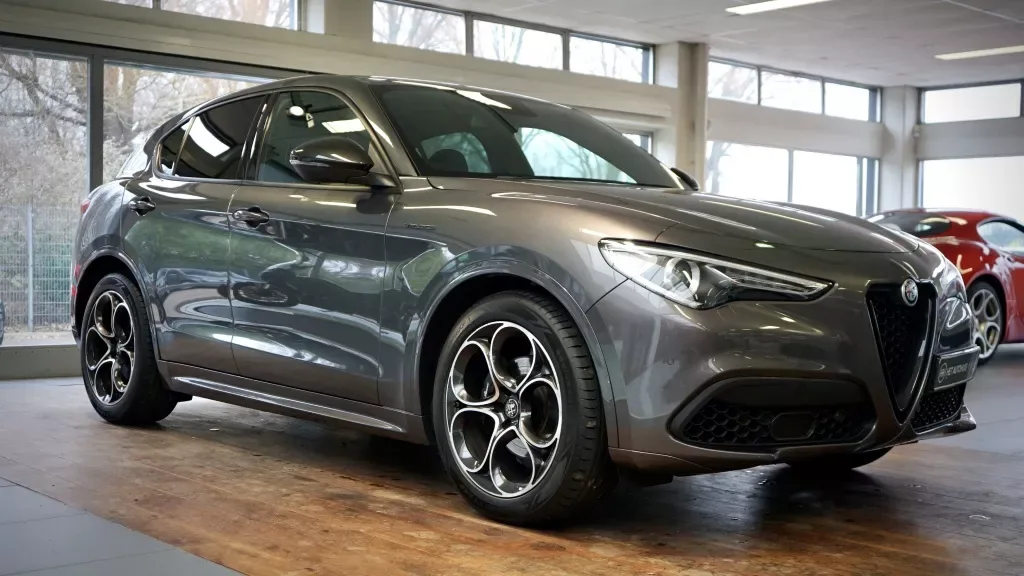 Alfa Romeo Stelvio (2021) — foto 1