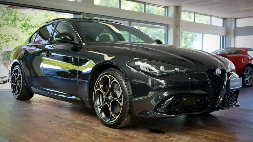 Alfa Romeo Giulia (2025) — foto 1
