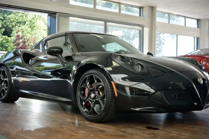 Alfa Romeo 4C (2017)