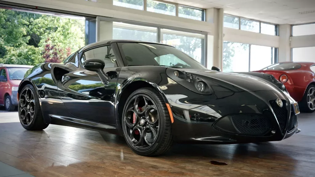 Alfa Romeo 4C (2017) — foto 1