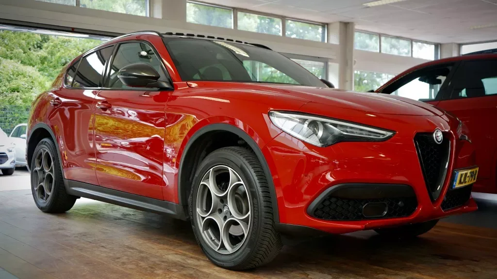 Alfa Romeo Stelvio (2019) — foto 1