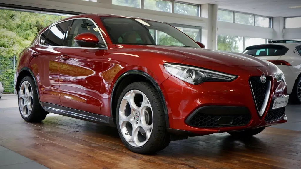 Alfa Romeo Stelvio (2022) — foto 1